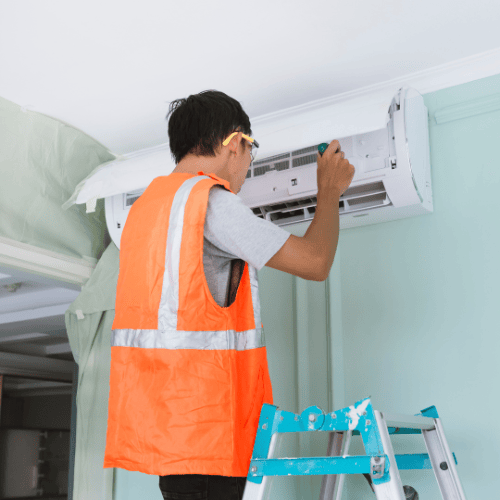 Couran Cove commercial air conditioner service man Couran Cove commercial air conditioner service man