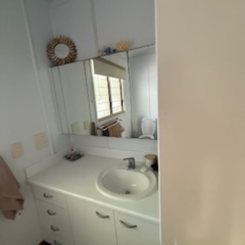 Couran Cove Eco Cabin ECM Bathroom Sink Image Couran Cove Eco Cabin ECM Bathroom Sink Image