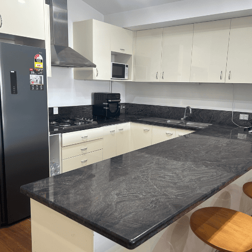 Couran Cove Studio Lagoon 3 Bedroom Lodge LL23 Kitchen close up Image Couran Cove Studio Lagoon 3 Bedroom Lodge LL23 Kitchen close up Image