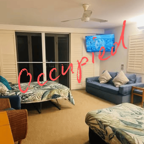 Couran Cove 1 Bedroom Apartment MR4 Lounge Room Image