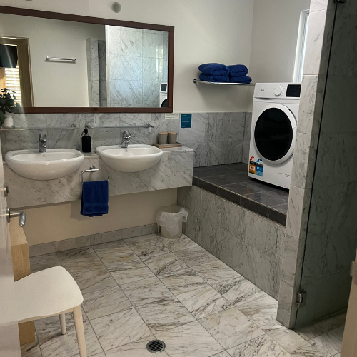 Couran Cove 1 Bedroom Apartment MR8 Bathroom Image Couran Cove 1 Bedroom Apartment MR8 Bathroom Image