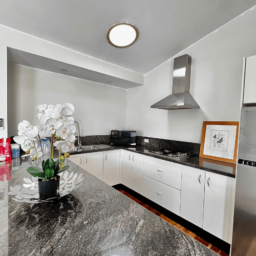 Couran Cove Lagoon Lodge LL25 Dining Image Couran Cove Lagoon Lodge LL25 Dining Image