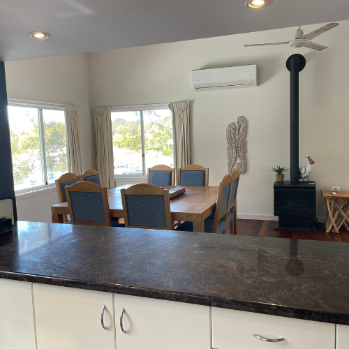 Couran Cove Broadwater Villa BV7 Kitchen to Dining Image Couran Cove Broadwater Villa BV7 Kitchen to Dining Image