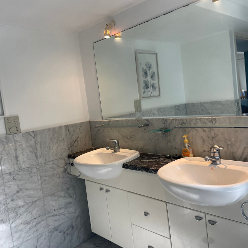 Couran Cove Broadwater Villa BV7 Bathroom Sinks Image Couran Cove Broadwater Villa BV7 Bathroom Sinks Image