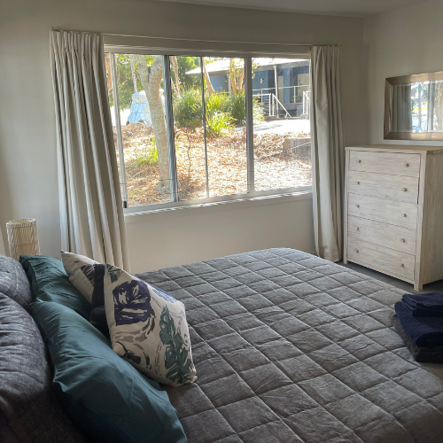 Couran Cove Broadwater Villa BV7 Downstairs bedroom Image Couran Cove Broadwater Villa BV7 Downstairs bedroom Image