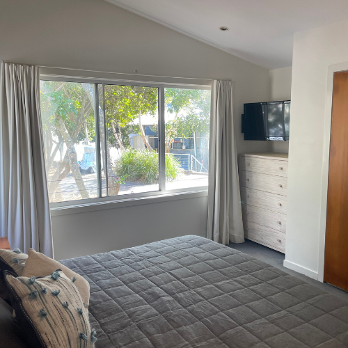 Couran Cove Broadwater Villa BV7 Downstairs Bedroom Draws Image Couran Cove Broadwater Villa BV7 Downstairs Bedroom Draws Image