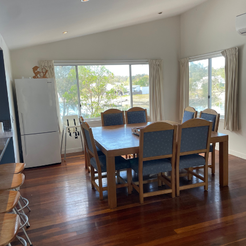 Couran Cove Broadwater Villa BV7 Dining Room Image Couran Cove Broadwater Villa BV7 Dining Room Image