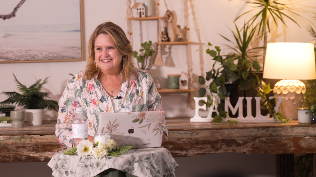 Debbie leading a workshop in home setting