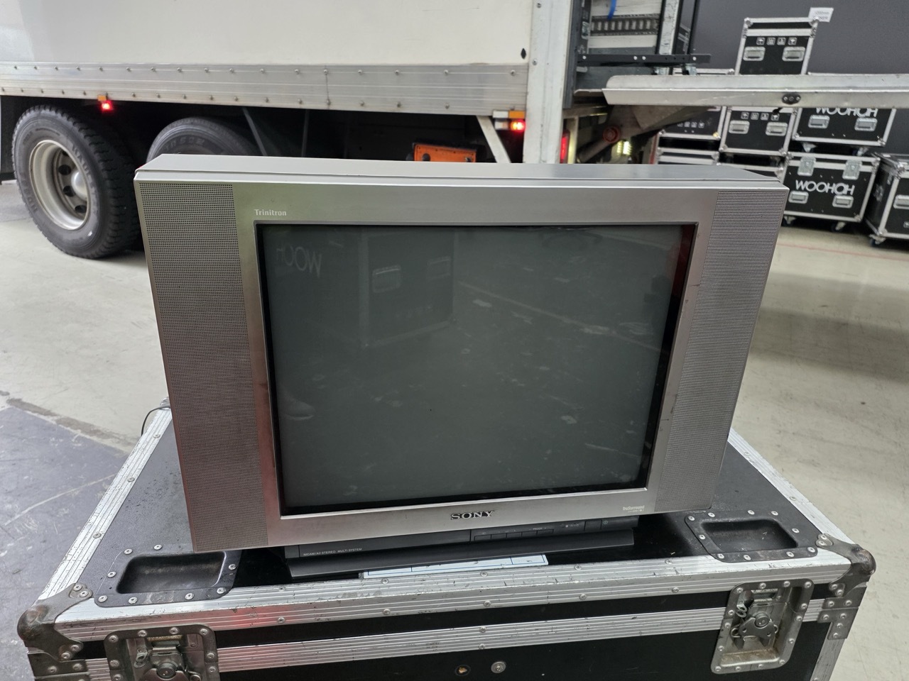 Vintage 24" CRT TV Silver (Sony) Vintage 24" CRT TV Silver (Sony)