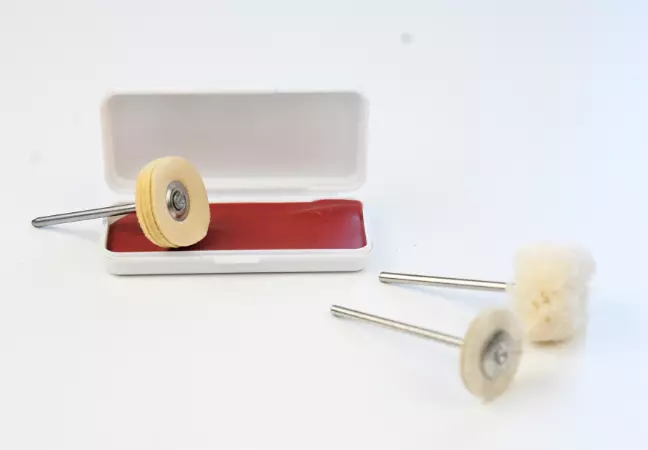 CAD/CAM Polishing Kit ( Goat Hair Brush, Leather, Cotton Buff and Polishing Paste)