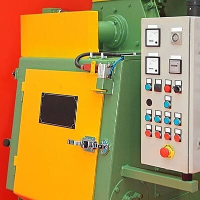 ABRASIVE BLASTING (CHAMBER OR BOOTH)