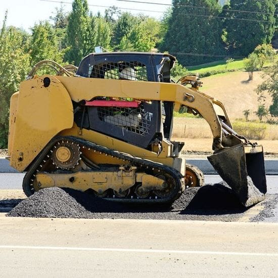 COMPACT TRACK LOADER