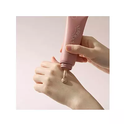 Close up of BB serum texture – lightweight, hydrating formula