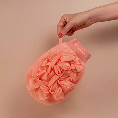 Soft and durable loofah glove for daily exfoliation