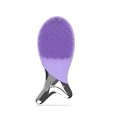 WELDERMA CLEANING FISH RV in hand – rechargeable and portable skincare tool