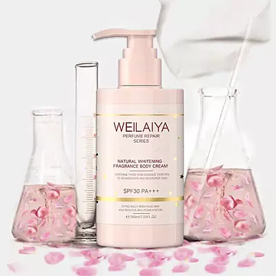 Applying Weilaiya tone up cream – lightweight hydration and skin brightening